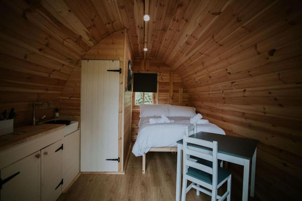 Ash Winter Retreat- Hot Tub & Log Bruner บาร์มัธ ภายนอก รูปภาพ