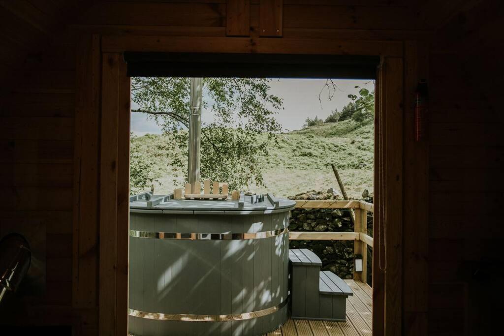 Ash Winter Retreat- Hot Tub & Log Bruner บาร์มัธ ภายนอก รูปภาพ
