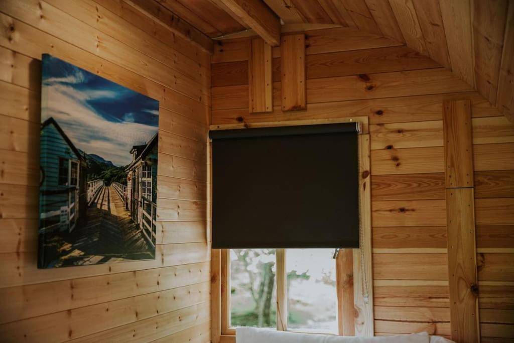 Ash Winter Retreat- Hot Tub & Log Bruner บาร์มัธ ภายนอก รูปภาพ